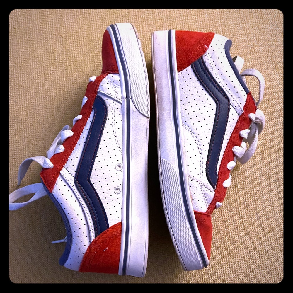 VANS OF THE WALL DOLLIN